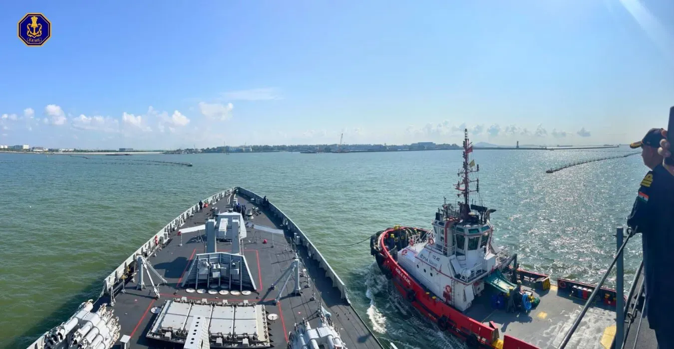 INS SATPURA ARRIVES IN SINGAPORE FOR SIMBEX-25